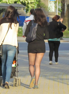 Exciting candid street girls with sexy legs in jeans, spandex and pantyhose
