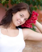 18 Only Girls - 06-006