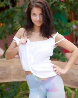 18 Only Girls - 33-033