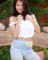 18 Only Girls - 34-034