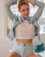 Abby Winters - 02-xl_r_carolina_2004