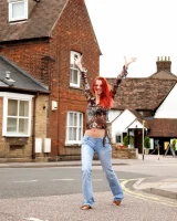 Breath Takers - 09-ariel_selfmade_0009