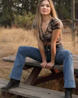 Mpl Studios - 31-stefani-postcard-from-mazama-2-0032