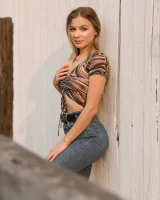 Mpl Studios - 45-stefani-postcard-from-mazama-2-0046