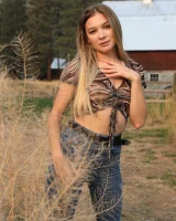 Mpl Studios - 68-stefani-postcard-from-mazama-2-0069