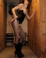 Queen Azzara - 04-01-img_4121