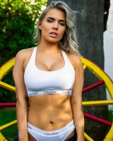 Skin Tight Glamour - 21-00210022