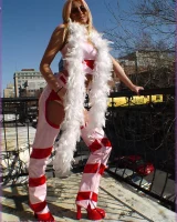 Touch Your Toes - 04-lom-458-04-lg