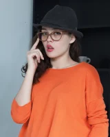 We Are Hairy - 01-KseniaYankovskaya_BlackHatOrangeBlouse_001