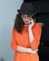 We Are Hairy - 02-KseniaYankovskaya_BlackHatOrangeBlouse_002