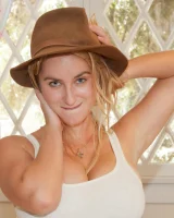 Zishy - 02-full_sd002