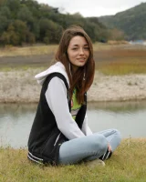 Zishy - 08-hannah-tarley-lonestar-bulbasaur-full_008_1230081452492488