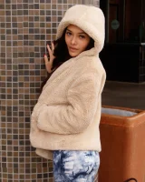 Zishy - 08-full_012_1450100736578441